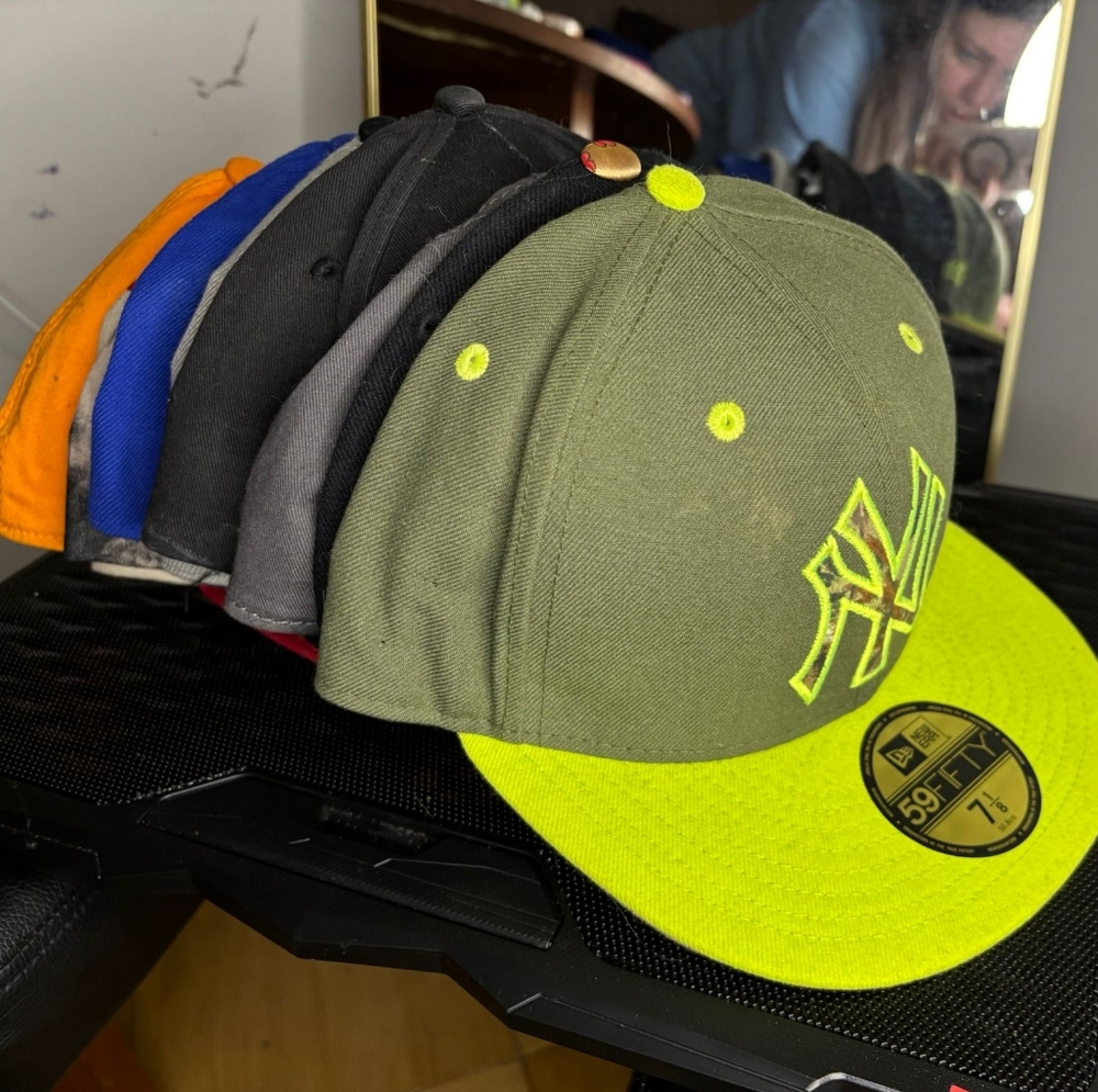 Lot of 10 hats Yankees South Park Nets etc